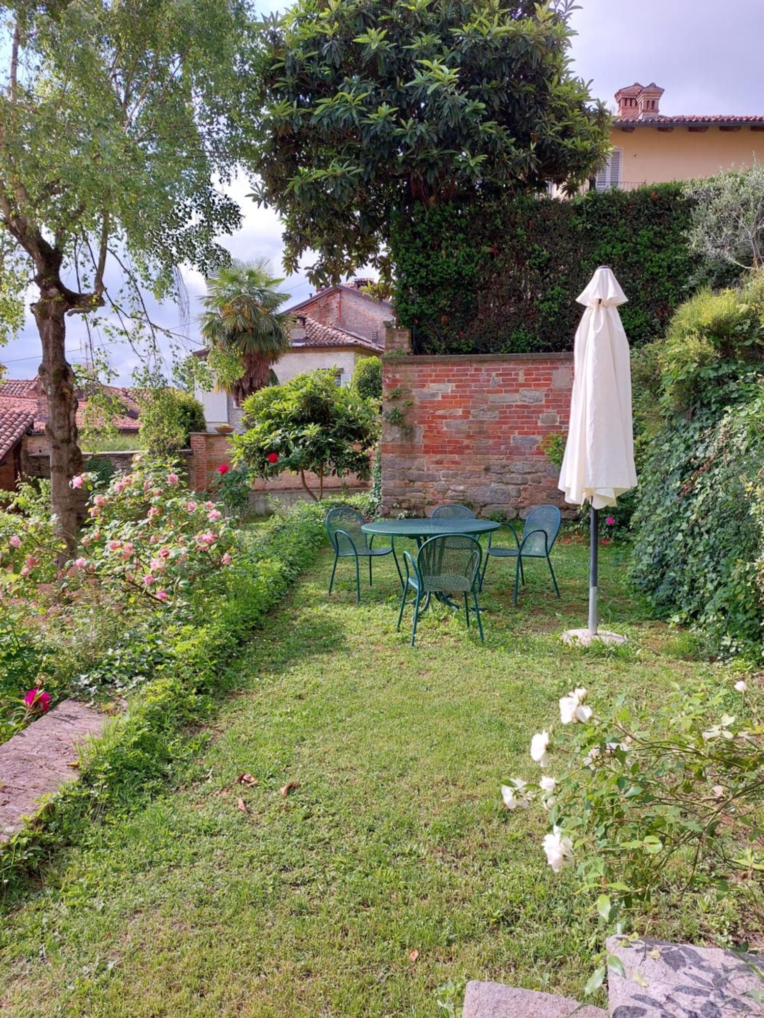Апартаменты Il Giardino Di Olivia Гуарене Экстерьер фото